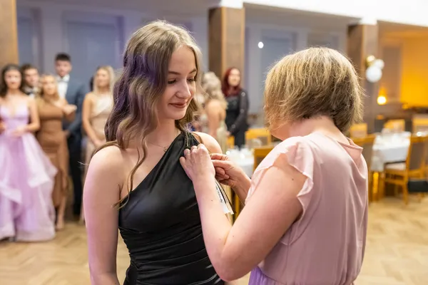 Stužkáč foto - stužkování