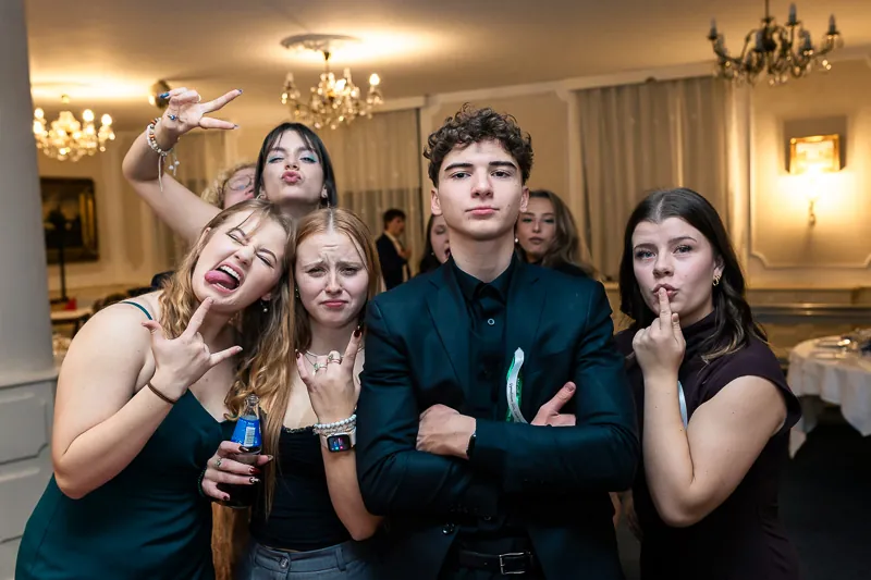 Stužkáč foto - stužkování